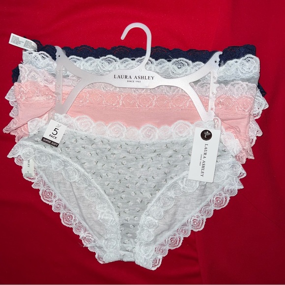 AUTHENTIC (NWT)